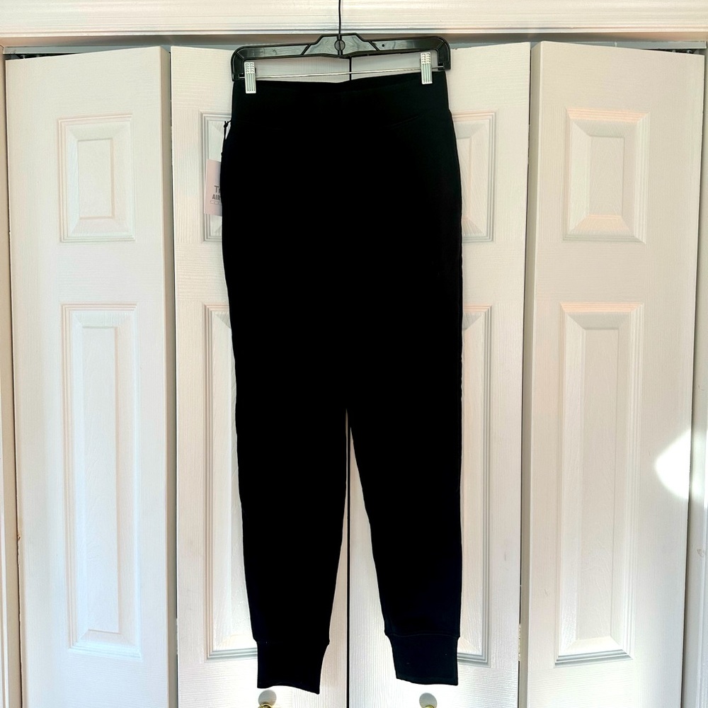 NWT Tna AiryAF Fleece sweatpants joggers